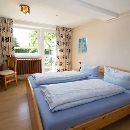 Ferienzimmer Zum Forsterberg * Hagen (Rugen)