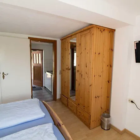 Ferienzimmer Zum Forsterberg Hagen (Rugen)